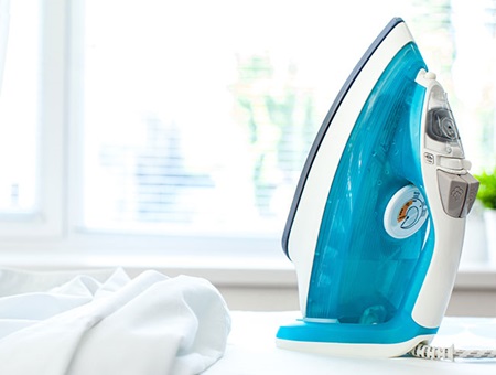 Come pulire la superficie esterna del ferro da stiro